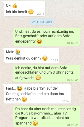 Gesprächspartner schreiben sich in WhatsApp gleichlange Nachrichten